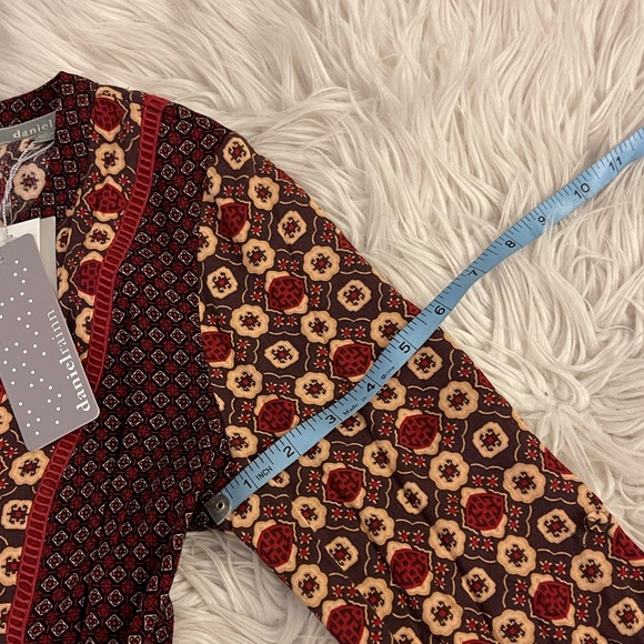 NWT | Daniel Rainn | Patterned blouse - Picture 8 of 13